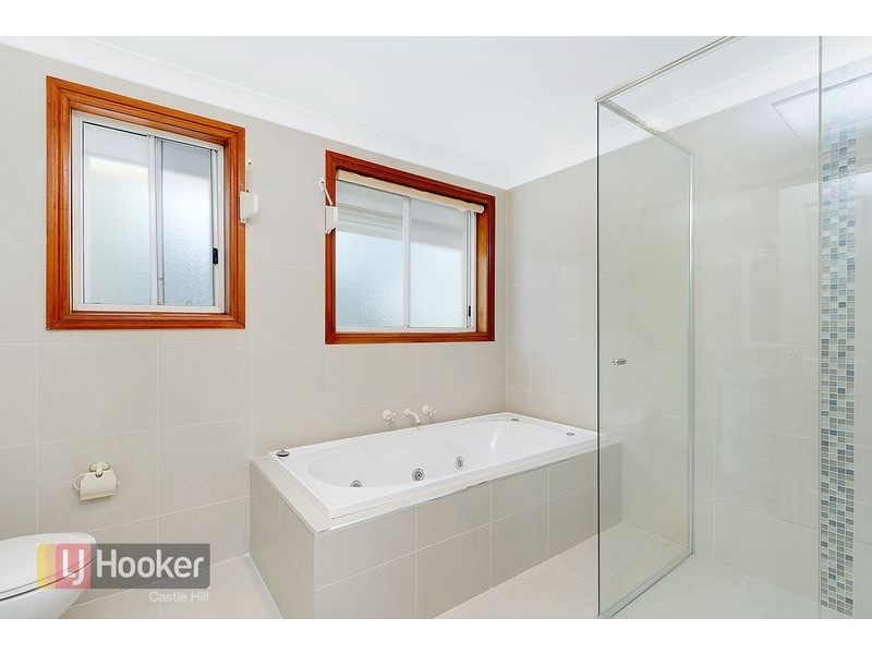 18 Clarke Place, Castle Hill NSW 2154