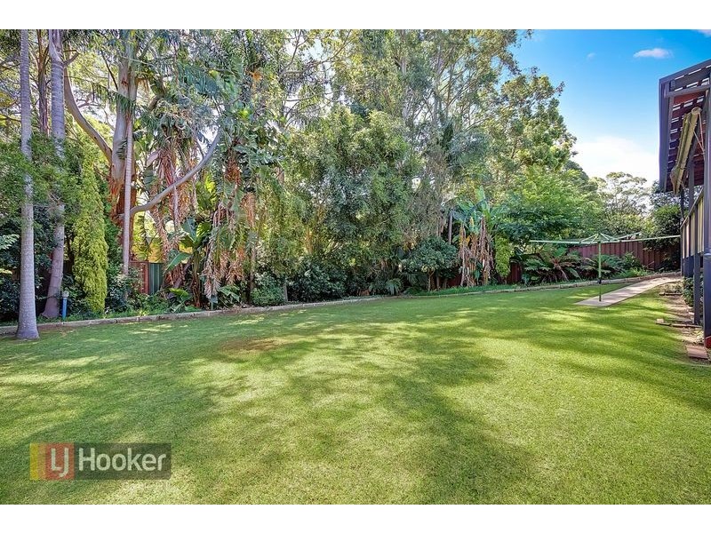 18 Clarke Place, Castle Hill NSW 2154