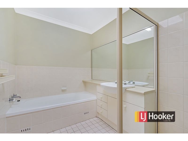 13 B Kingussie Ave, Castle Hill NSW 2154