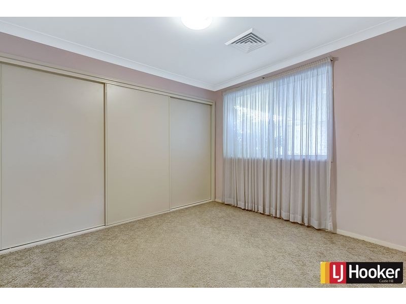 4 Cadman Cr, Castle Hill NSW 2154