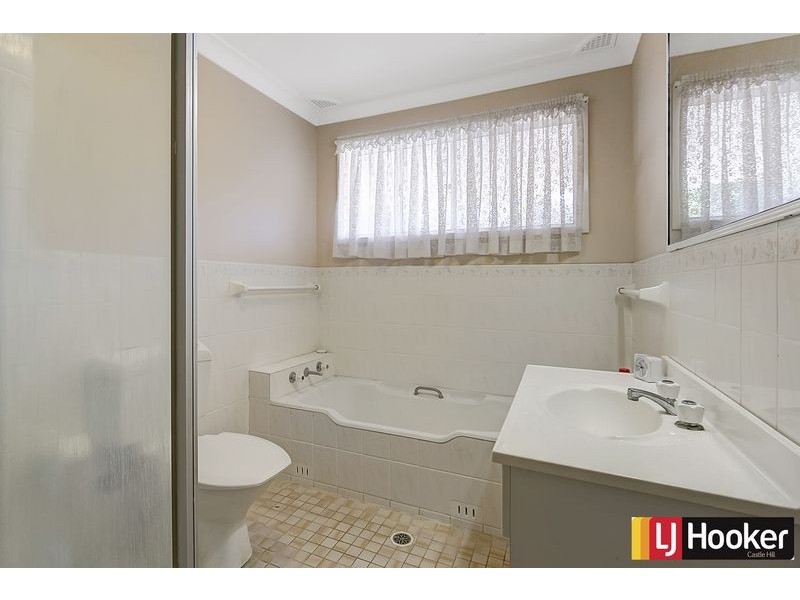 4 Cadman Cr, Castle Hill NSW 2154