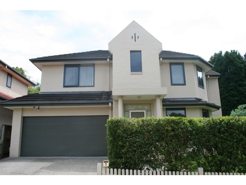 7 Peartree Circuit, West Pennant Hills NSW 2125