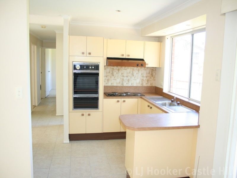 5 Knightsbridge Pl, Castle Hill NSW 2154