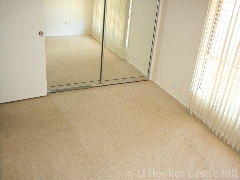 5 Knightsbridge Pl, Castle Hill NSW 2154