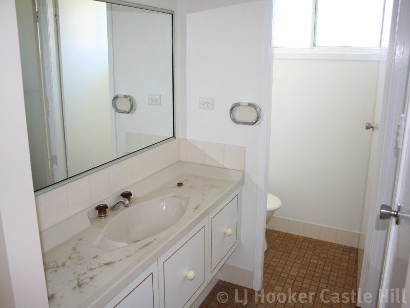 5 Knightsbridge Pl, Castle Hill NSW 2154