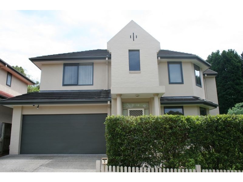 7 Peartree Circuit, West Pennant Hills NSW 2125