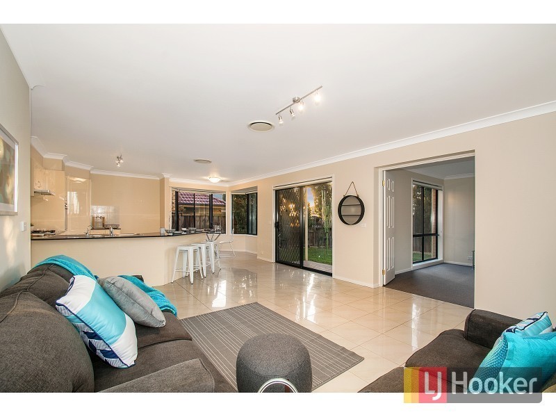 7 Eric Cooper Drive, Castle Hill NSW 2154