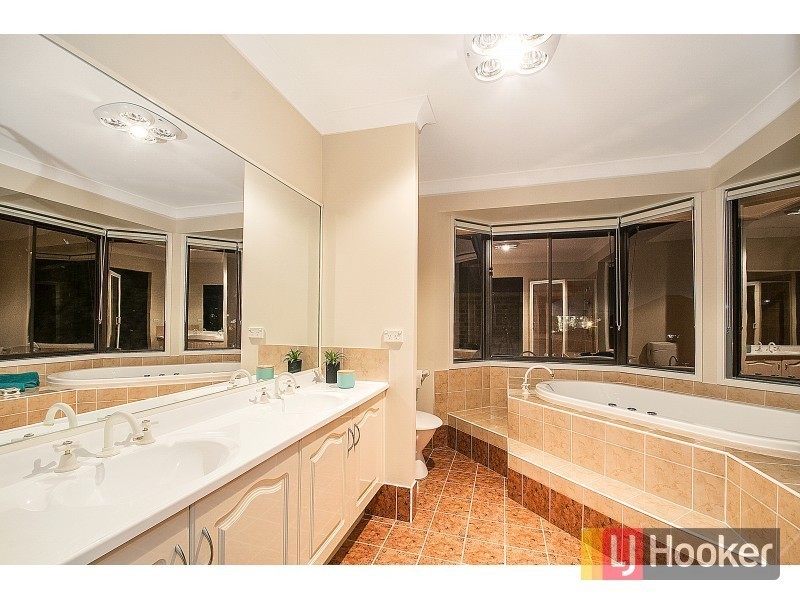 7 Eric Cooper Drive, Castle Hill NSW 2154