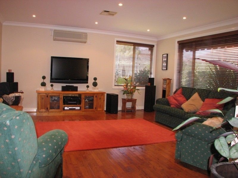 15 Wildflower Pl, Kellyville NSW 2155