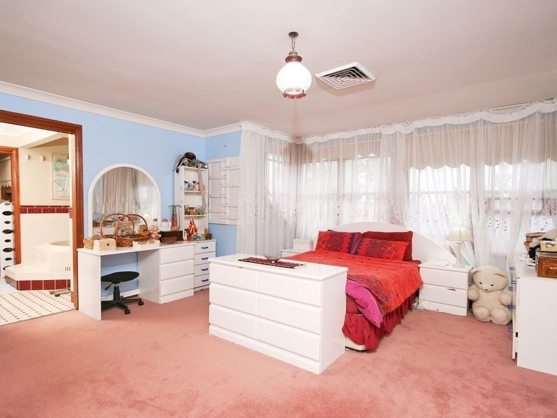 66 Yaringa Rd, Castle Hill NSW 2154