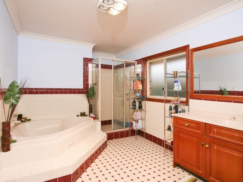 66 Yaringa Rd, Castle Hill NSW 2154