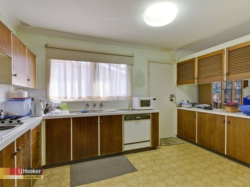 13 Dresden Avenue, Castle Hill NSW 2154