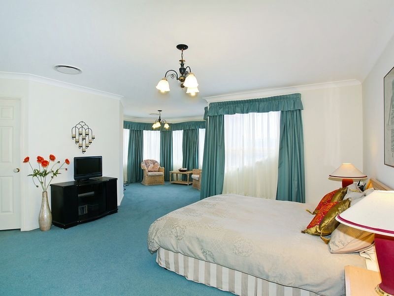 54 James Mileham Dr, Kellyville NSW 2155