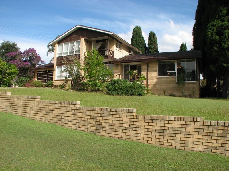 12 Woodbury St, North Rocks NSW 2151