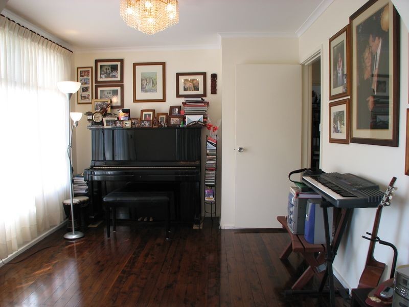 12 Woodbury St, North Rocks NSW 2151