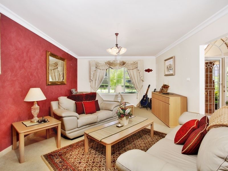 4 Chepstow Dr, Castle Hill NSW 2154