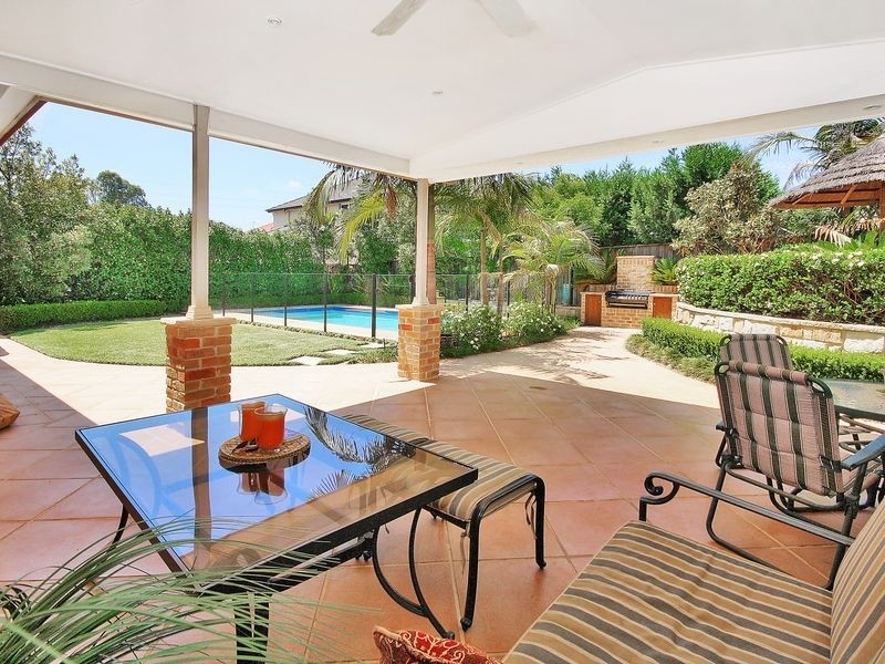 4 Chepstow Dr, Castle Hill NSW 2154