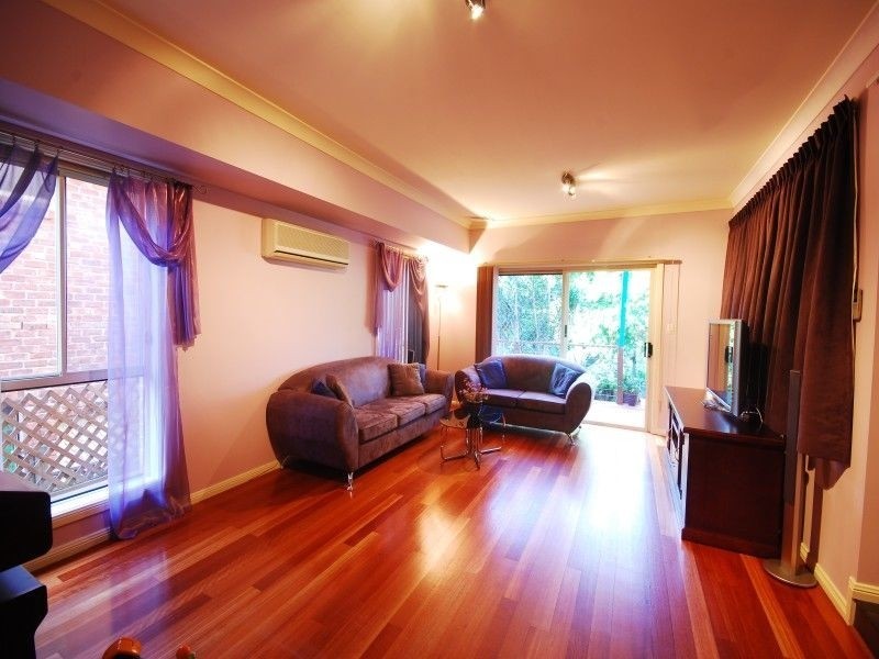 11 Jarrah Pl, Castle Hill NSW 2154