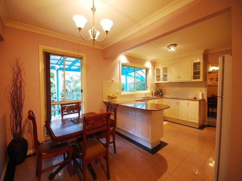 11 Jarrah Pl, Castle Hill NSW 2154