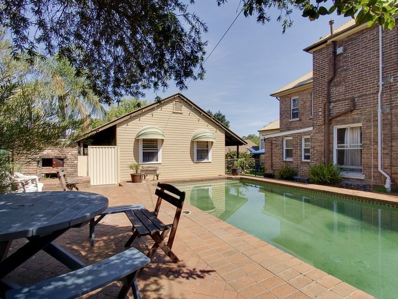 8-10 Englart Pl, Baulkham Hills NSW 2153