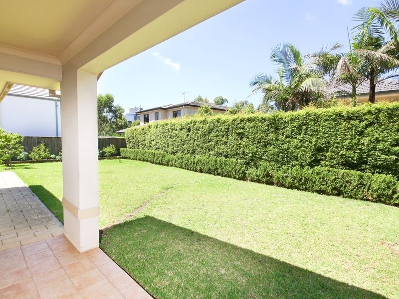 4 Glenview Cl, Bella Vista NSW 2153