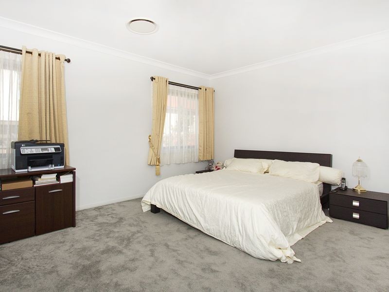 8 Sherbrooke Cr, Castle Hill NSW 2154