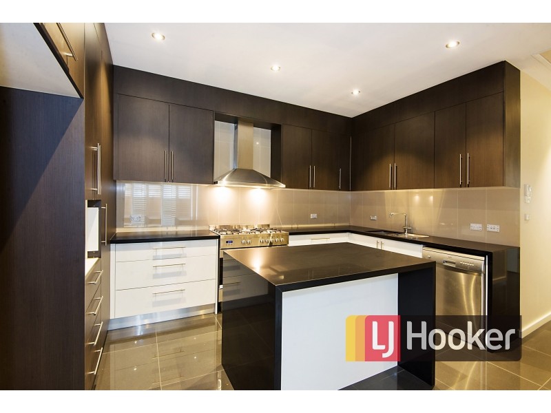 1 Compass Ave, Beaumont Hills NSW 2155