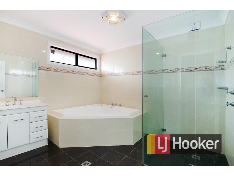 1 Compass Ave, Beaumont Hills NSW 2155