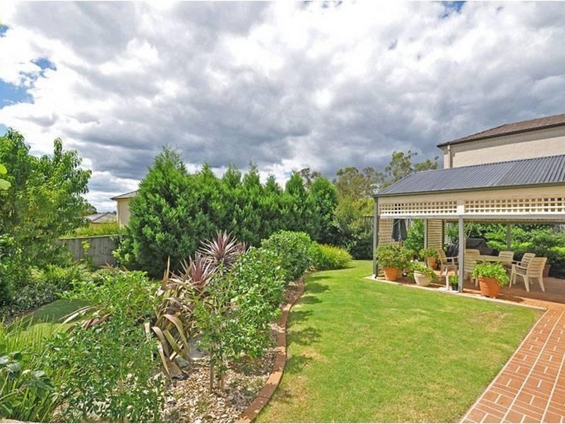 8 Kirkcaldy Cct, Kellyville NSW 2155