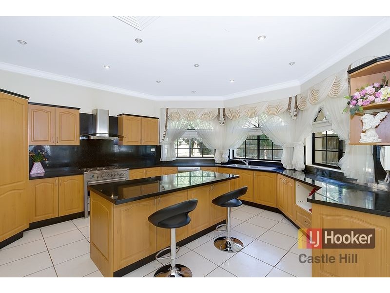 6 Drummond Rd, Beaumont Hills NSW 2155