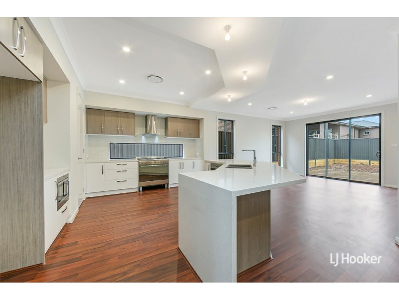 18 John Hillas Ave, Kellyville NSW 2155