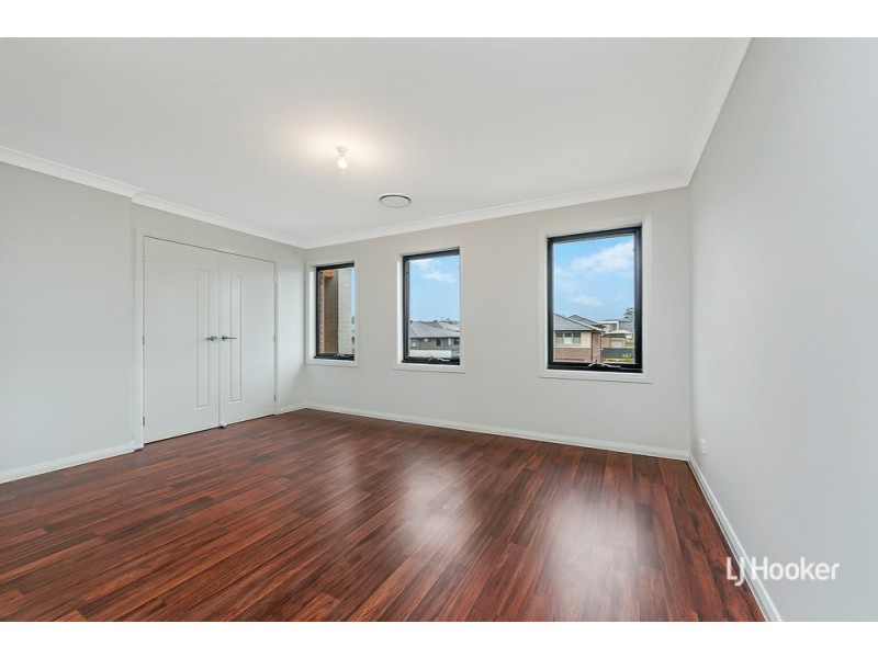 18 John Hillas Ave, Kellyville NSW 2155