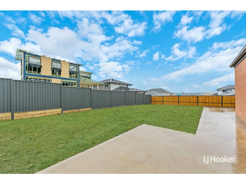 18 John Hillas Ave, Kellyville NSW 2155