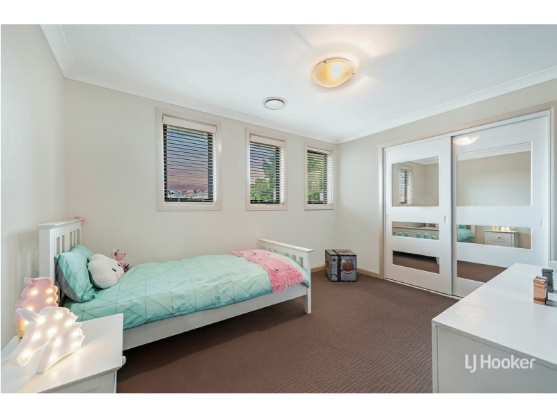 6 Whale Court, Stanhope Gardens NSW 2768