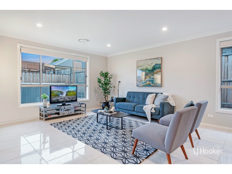 25 Fernadell Drive, Pitt Town NSW 2756