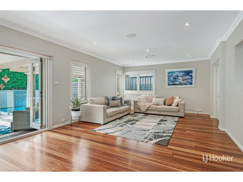 4 Valenti Crescent, Kellyville NSW 2155