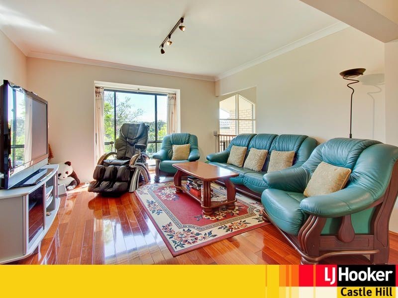 11 Mowbray Cl, Castle Hill NSW 2154