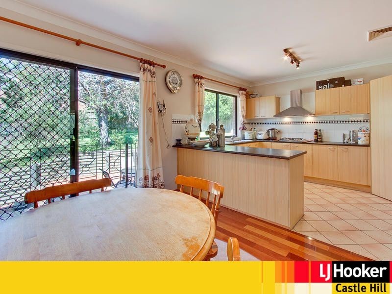 11 Mowbray Cl, Castle Hill NSW 2154