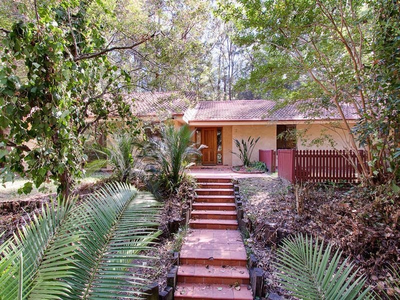 16 Greenvale Pl, Castle Hill NSW 2154