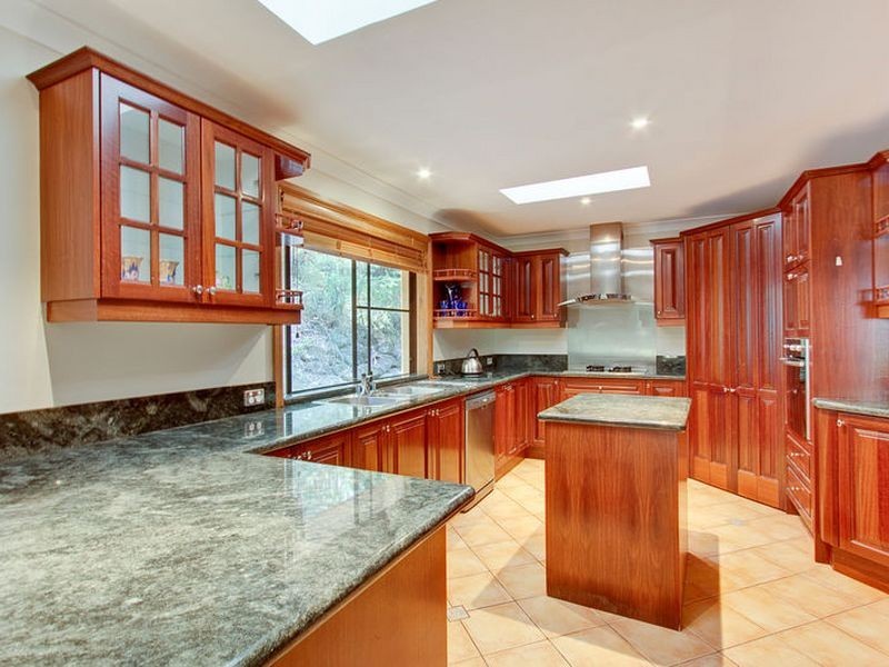 16 Greenvale Pl, Castle Hill NSW 2154