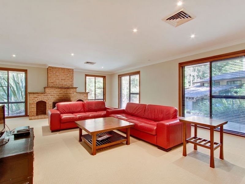 16 Greenvale Pl, Castle Hill NSW 2154