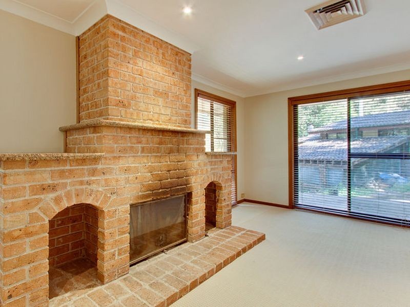 16 Greenvale Pl, Castle Hill NSW 2154