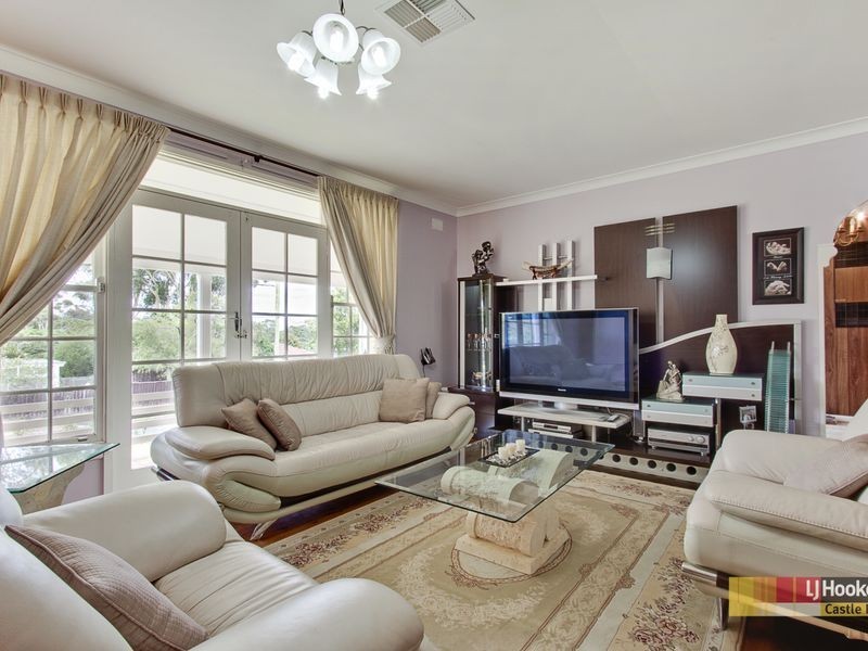 16 Whitling Ave, Castle Hill NSW 2154