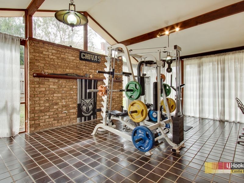 16 Whitling Ave, Castle Hill NSW 2154