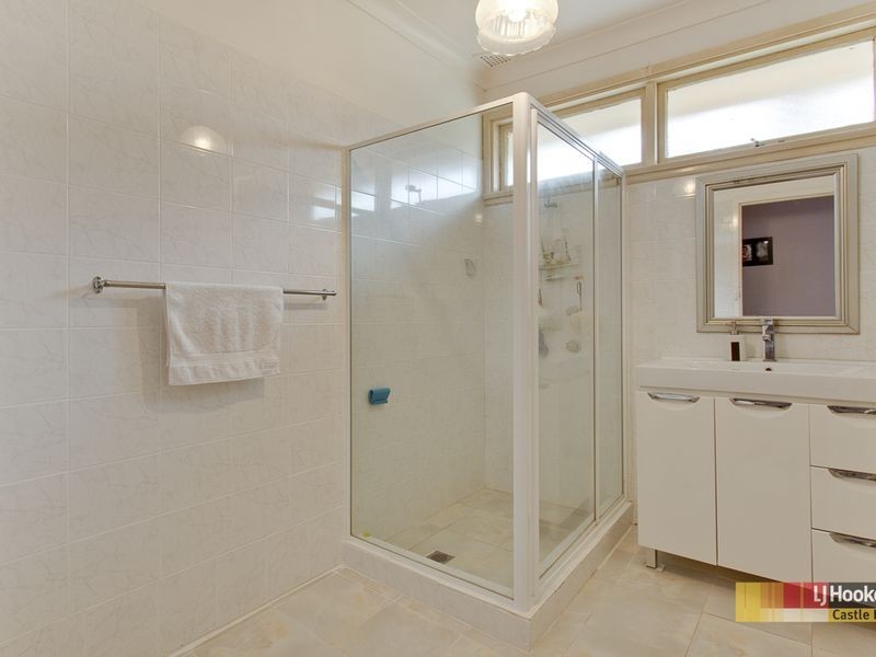 16 Whitling Ave, Castle Hill NSW 2154