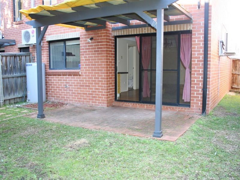 11/2 Parsonage Rd, Castle Hill NSW 2154