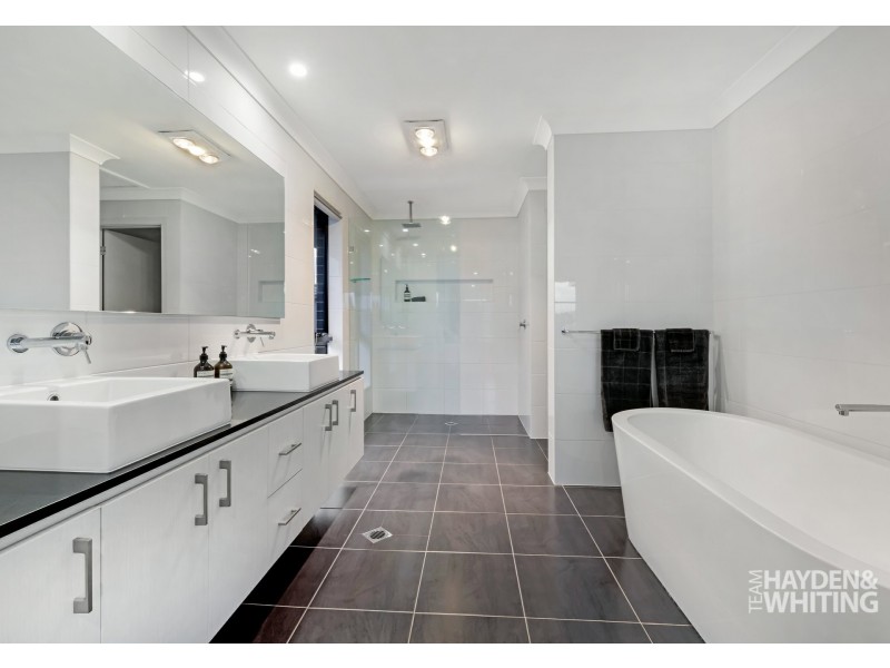 5 Benbullen Way, Castle Hill NSW 2154