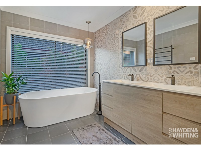 11 Bordeaux Crescent, Castle Hill NSW 2154