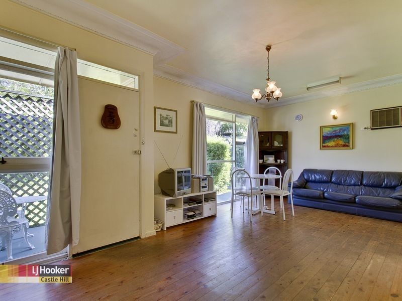 8 Dan Crescent, Castle Hill NSW 2154