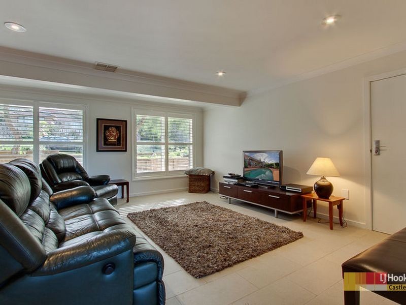 7 Lincoln Pl, Castle Hill NSW 2154